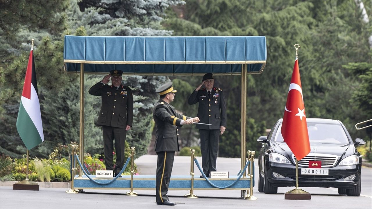 Genelkurmay Başkanı Orgeneral Gürak, Ürdünlü Mevkidaşı Tümgeneral Yusuf el-Huneyti ile Görüştü