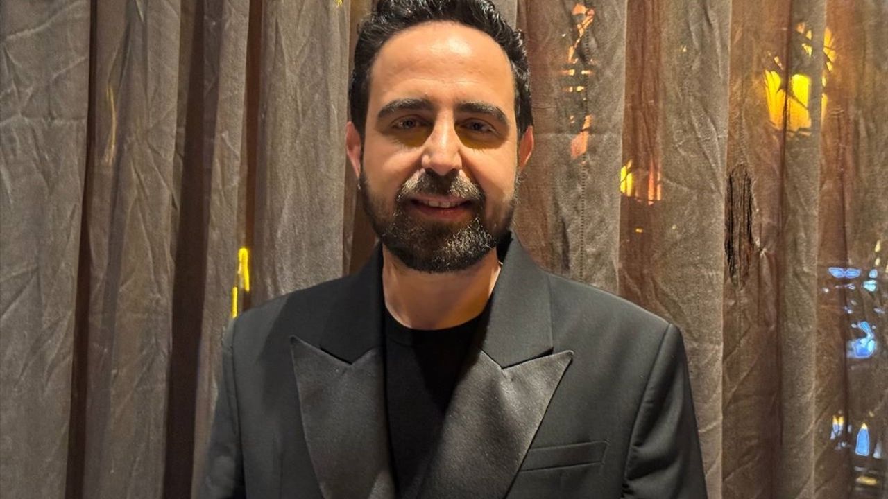 Gökhan Çınar'ın "Katarsis: Gel Yeniden Başlayalım" Gösterisi Zorlu PSM'de Sahnelendi