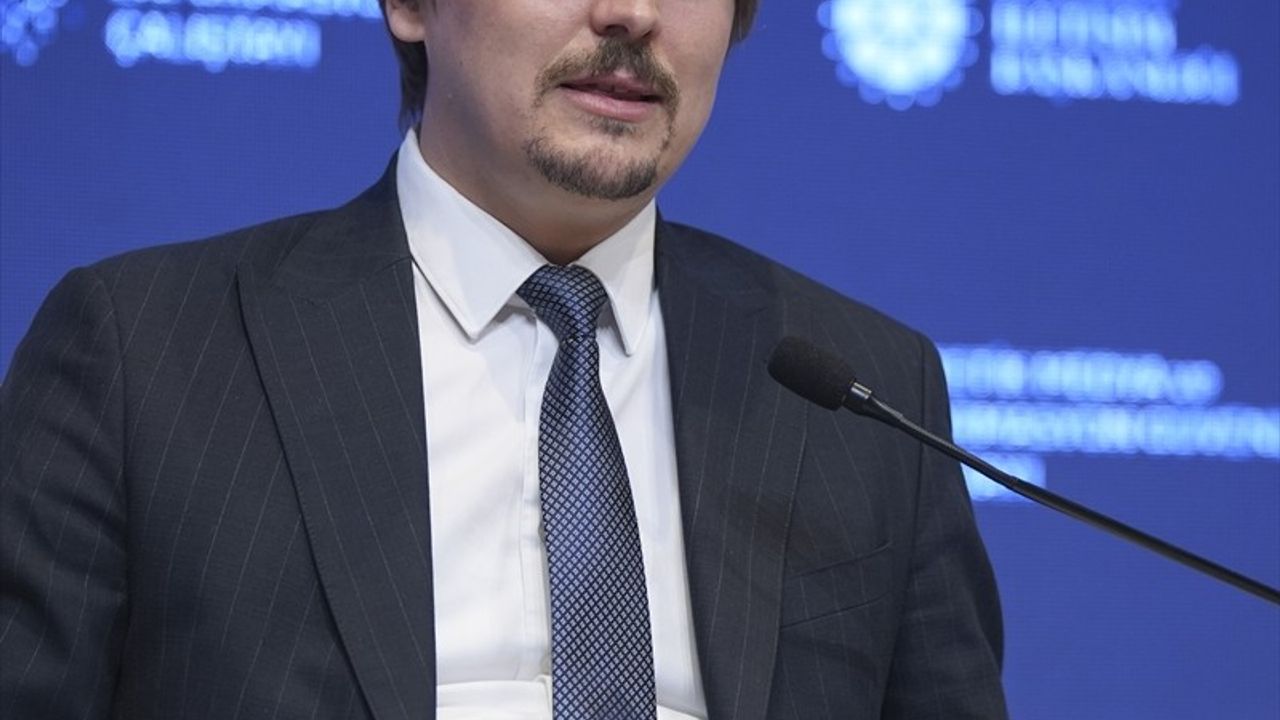 Göksun, 'Yapay Zeka Çağında Yeni Medya ve Riskler' Panelinde Vurucu Tespitlerde Bulundu