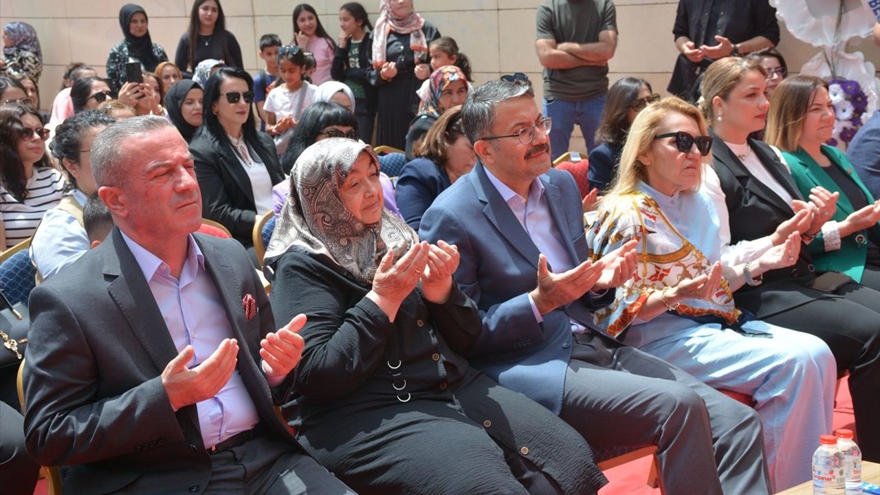 Hakkarili Kadın Girişimciler Anneler Günü'nde İş Yeri Sahibi Oldu