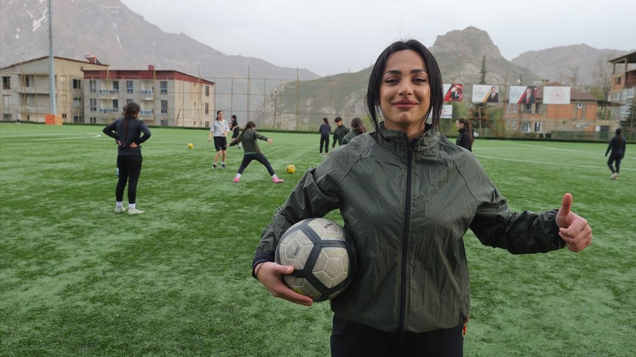 Hakkarili Kızlar, Süper Lig Hedefinde