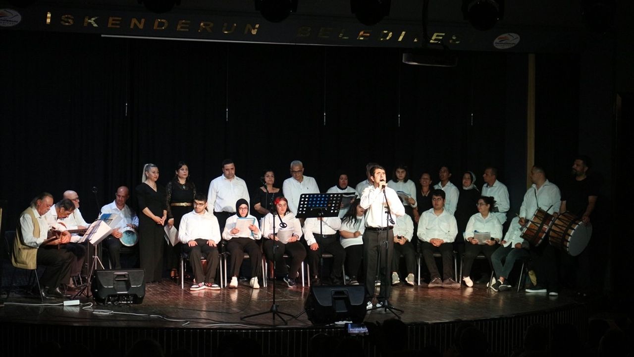Hatay'da Engelliler Korosu Türk Halk Müziği Konseri Düzenledi
