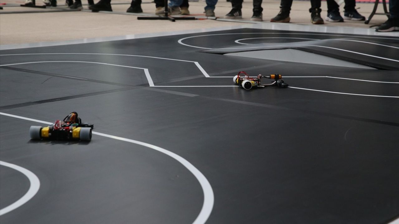 Hataybot Robot Yarışması'nda Dereceye Giren Öğrencilere Ödül