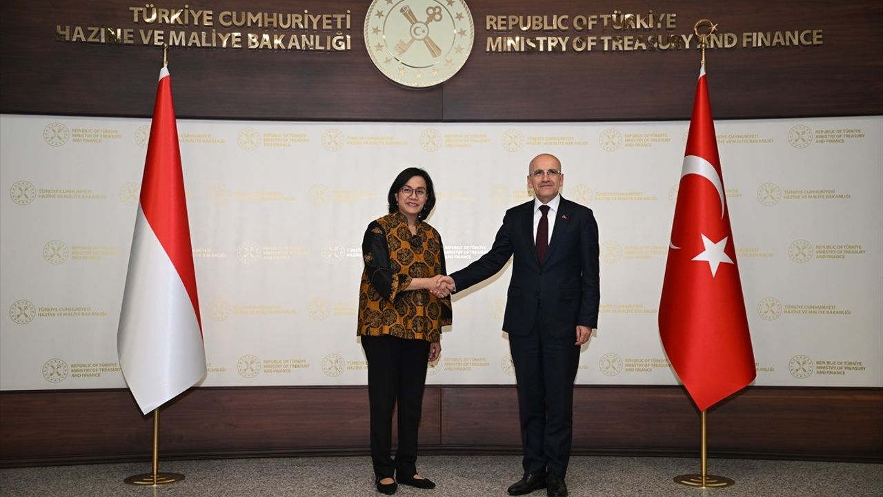 Hazine ve Maliye Bakanı Şimşek, Endonezya ile Ekonomi ve İşbirliği Konusunda Görüştü