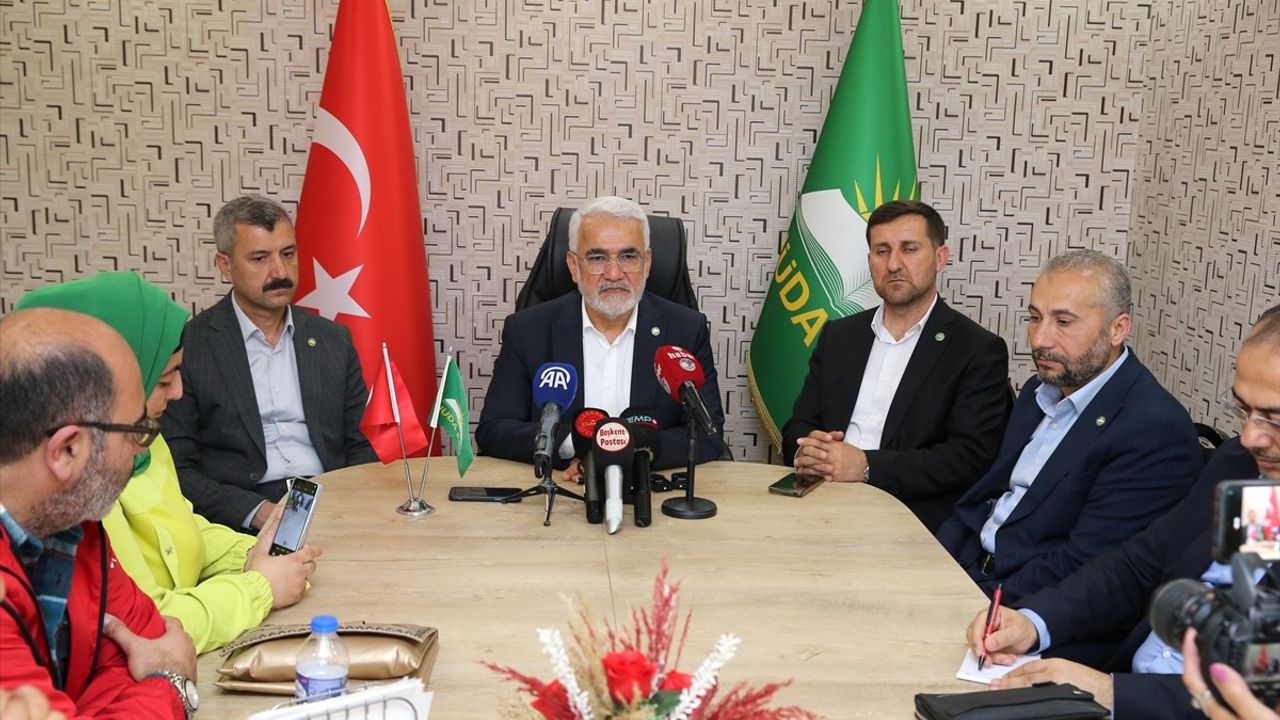 HÜDA PAR Genel Başkanı Yapıcıoğlu, Erzurum'da Terörsüz Türkiye Sürecini Değerlendirdi