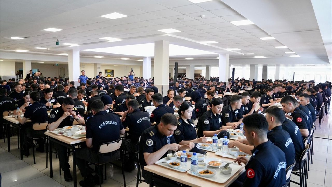 İçişleri Bakanı Yerlikaya, Polis Akademisini Ziyaret Etti