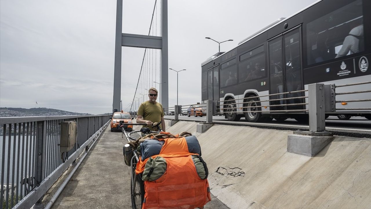 İngiliz Gezgin Karl Bushby, 15 Temmuz Şehitler Köprüsü'nden Avrupa'ya Geçti
