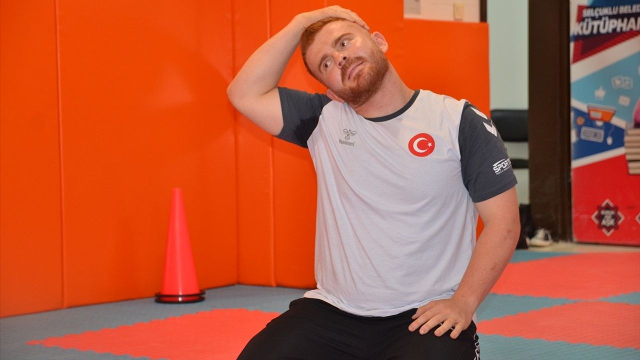 İşitme Engelli Milli Judocu Öğretmen, Öğrencilerine İlham Veriyor