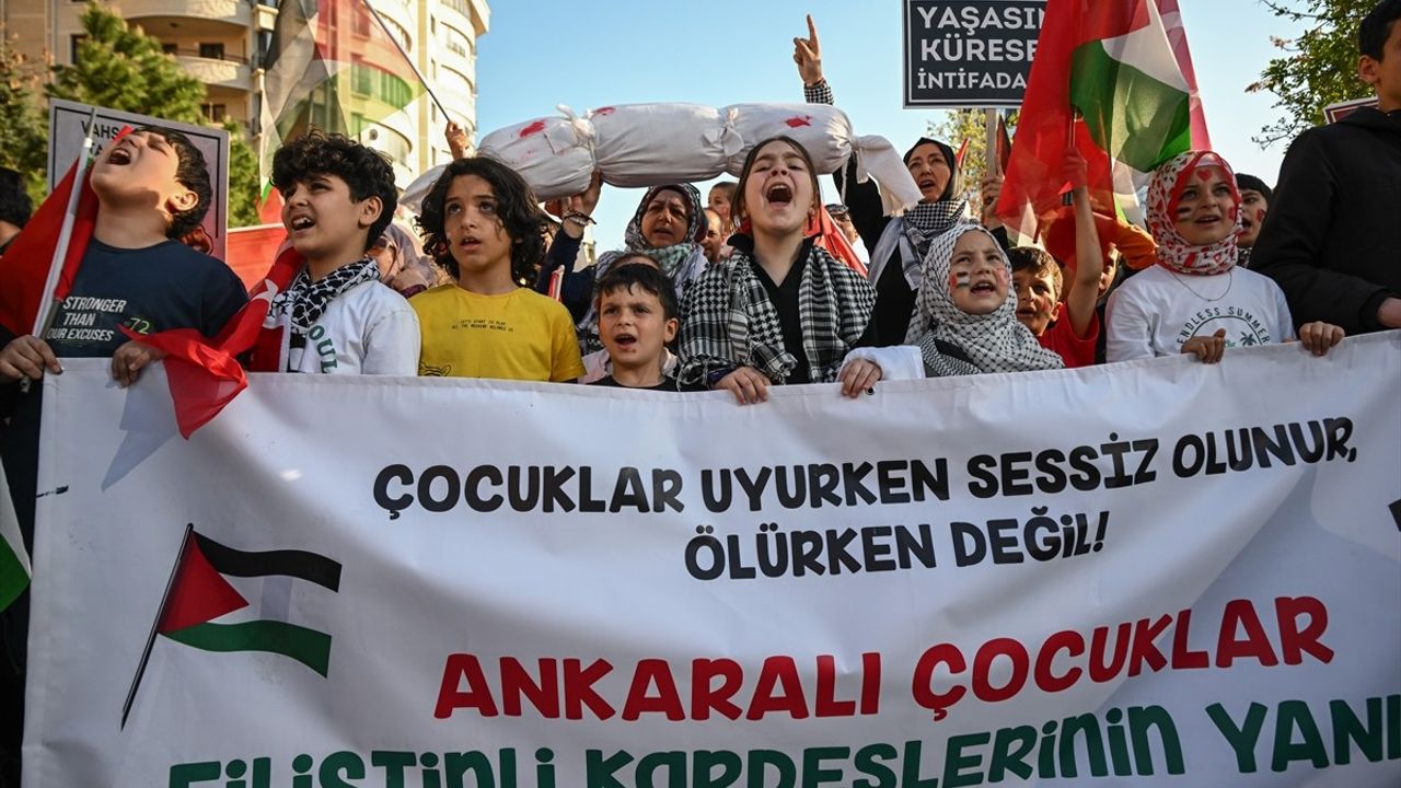 İsrail'in Gazze Saldırıları Protesto Edildi