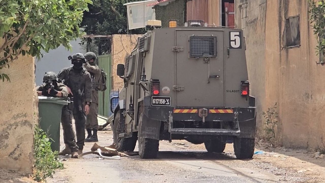 İsrail Ordusu Batı Şeria'da Bombalı Saldırı Düzenledi: 4 Filistinli Hayatını Kaybetti