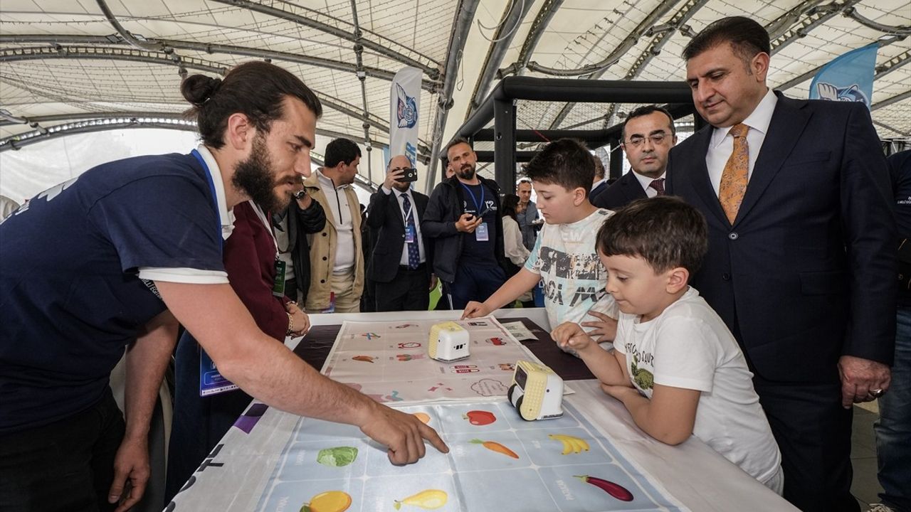 İstanbul Bilim ve Uzay Festivali Bilimseverleri Bir Araya Getirdi