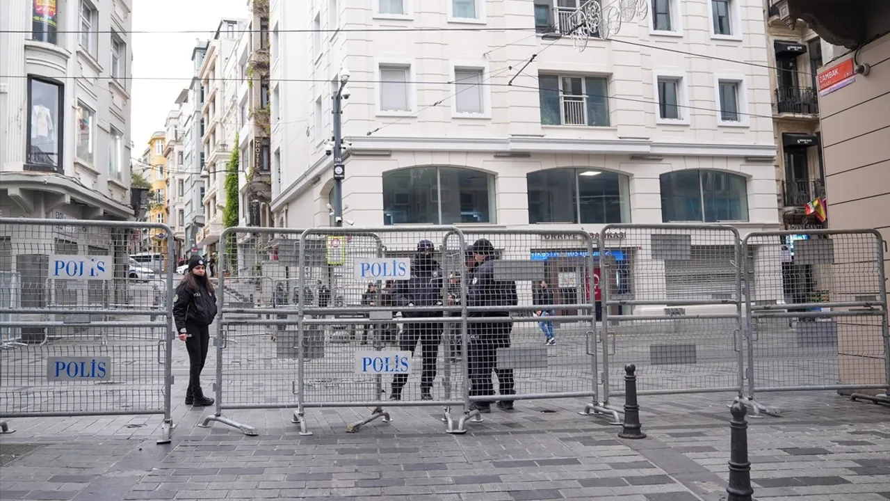İstanbul'da 1 Mayıs Emek ve Dayanışma Günü İçin Güvenlik Önlemleri Artırıldı