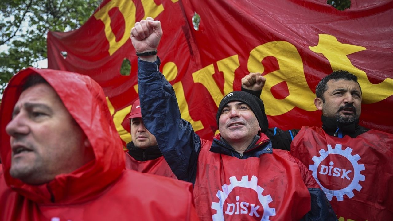 İstanbul'da 1 Mayıs Emek ve Dayanışma Günü Kutlamaları