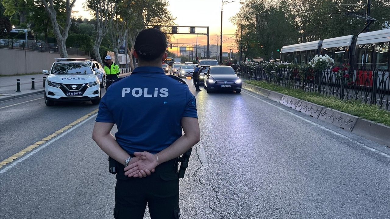 İstanbul'da Helikopter Destekli Huzur Uygulaması Gerçekleştirildi
