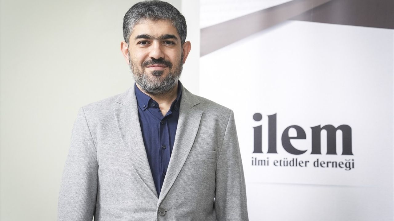 İstanbul'da İslamcılık Düşüncesinde Anayasa Tartışmaları Paneli Düzenlendi