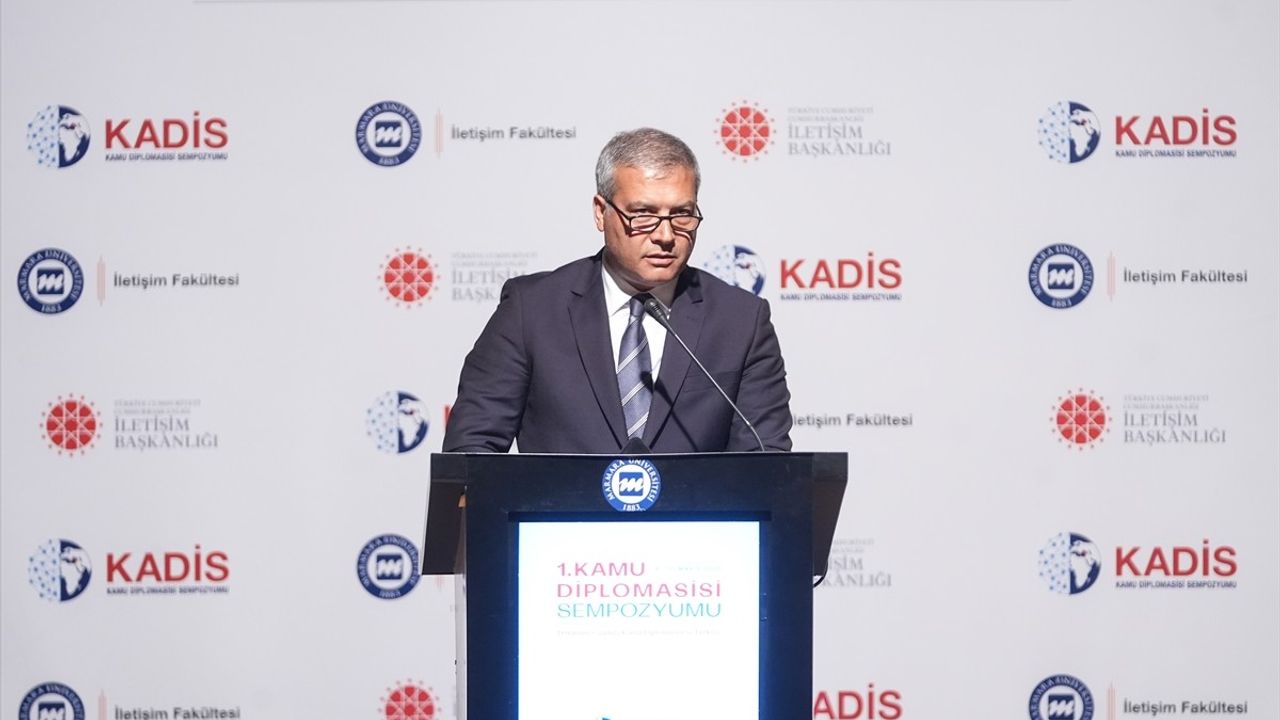 İstanbul'da Kamu Diplomasisi Sempozyumu Başladı