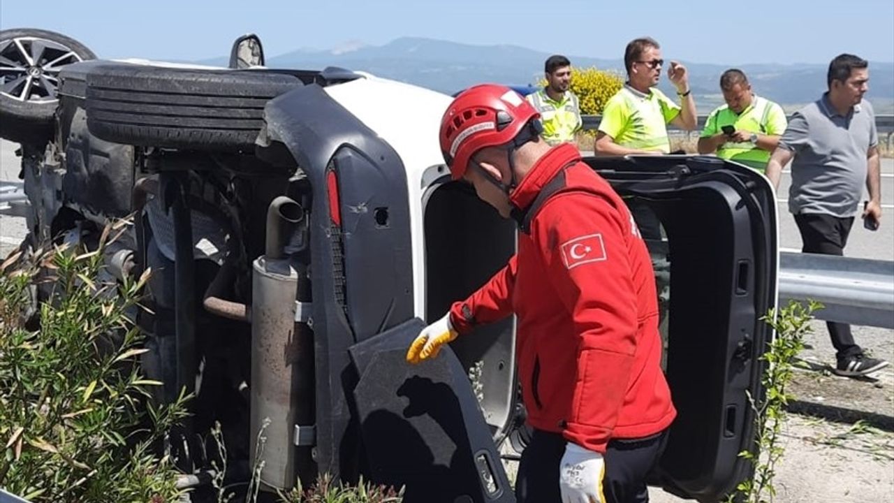 İstanbul-İzmir Otoyolu'nda Trafik Kazası: 2 Yaralı