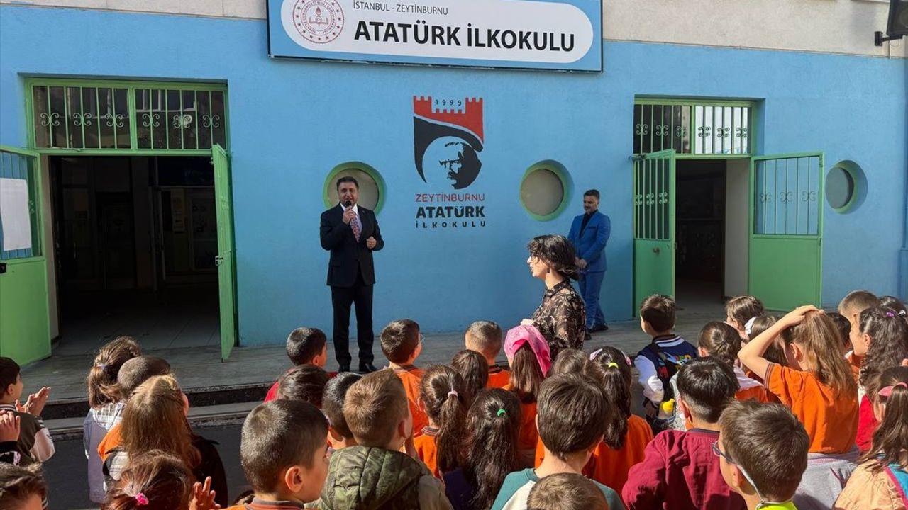 İstanbul Milli Eğitim Müdürü Yentür, Öğrencilerle Bisiklet Sürerek Etkinlik Gerçekleştirdi