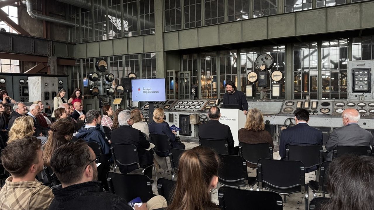 İstanbul'un Aydınlık 100'ü Sergisi Enerji Müzesi'nde Ziyarete Açıldı