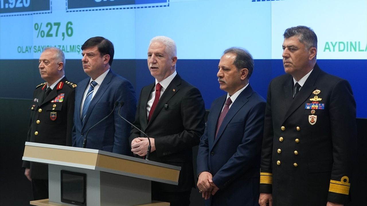 İstanbul Valisi Gül, Emniyet Verilerini Açıkladı ve Düzensiz Göçle Mücadele Vurgusu Yaptı