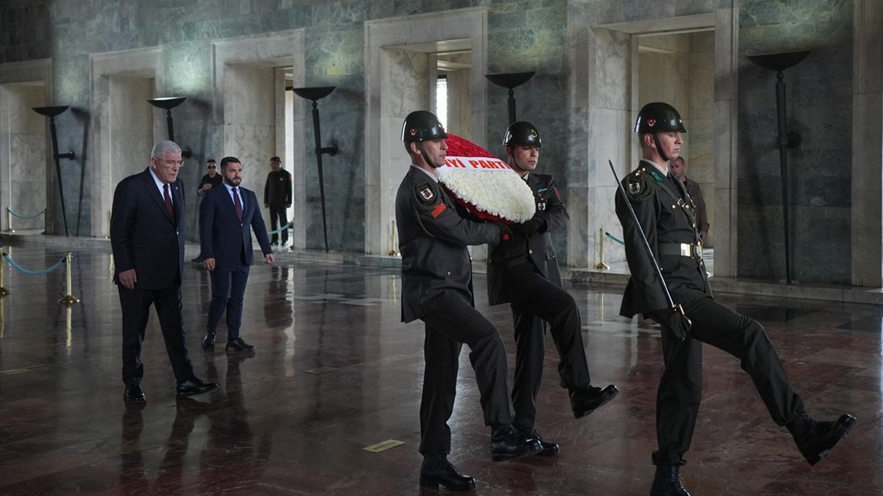 İYİ Parti Genel Başkanı Dervişoğlu, 19 Mayıs’ta Gençlerle Anıtkabir’i Ziyaret Etti