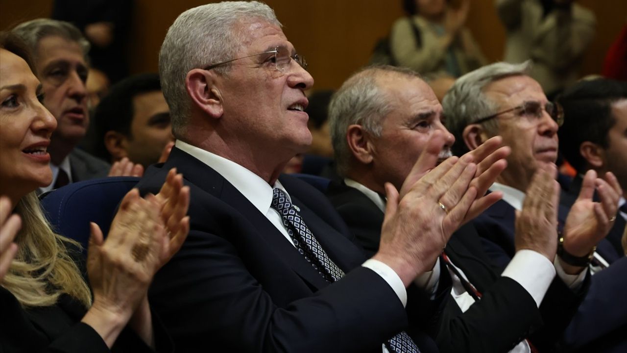 İYİ Parti Genel Başkanı Dervişoğlu, Cumhuriyet Gazetesi'nin 101. Yıl Dönümü Etkinliğine Katıldı