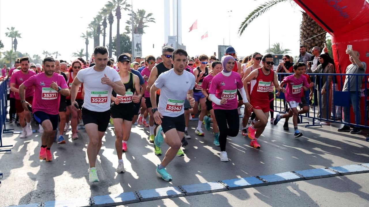 İzmir'de Anneler Günü Kutlamaları Kapsamında 36. Zübeyde Hanım Koşusu Gerçekleştirildi