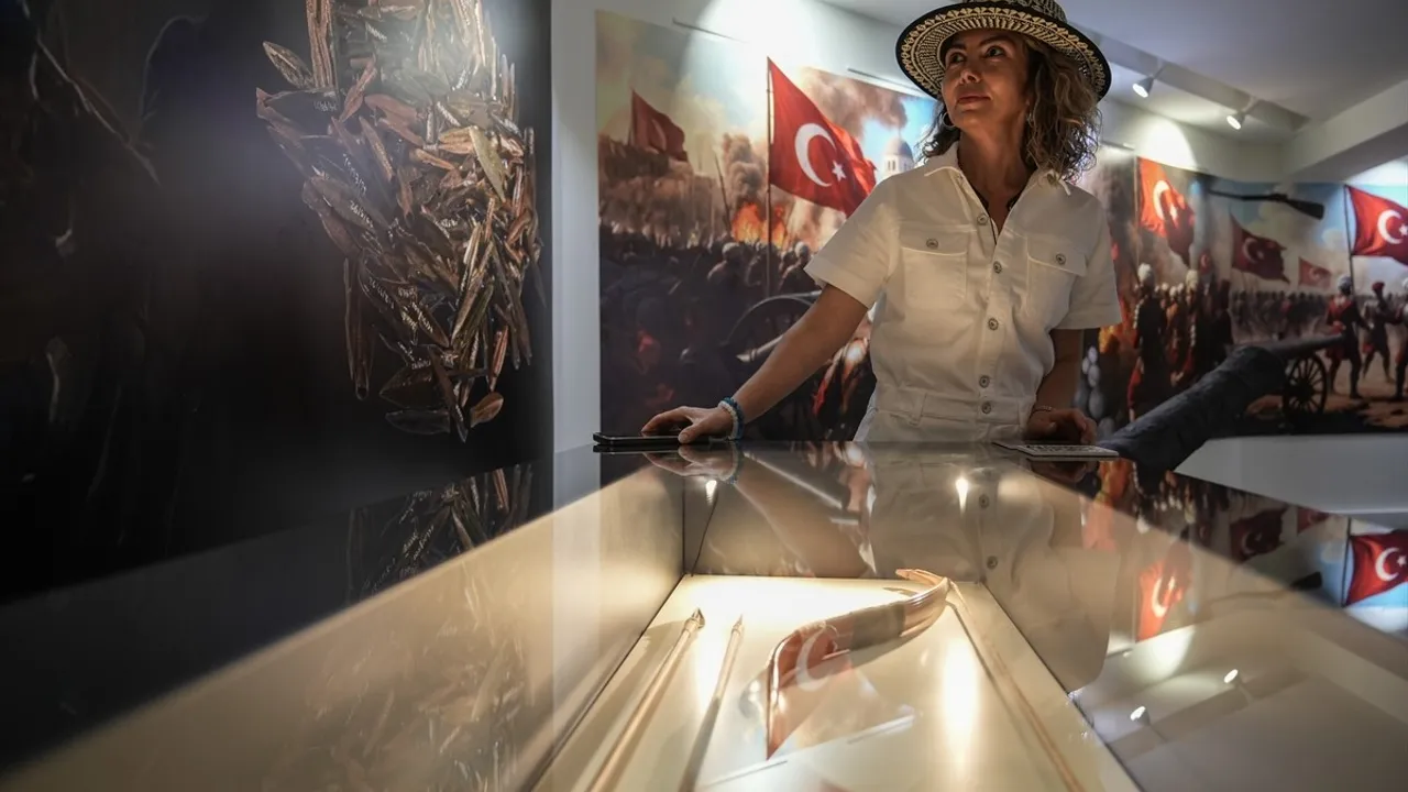 İzmir'de 'Taş Baltadan SİHA'ya' Sergisi Açıldı