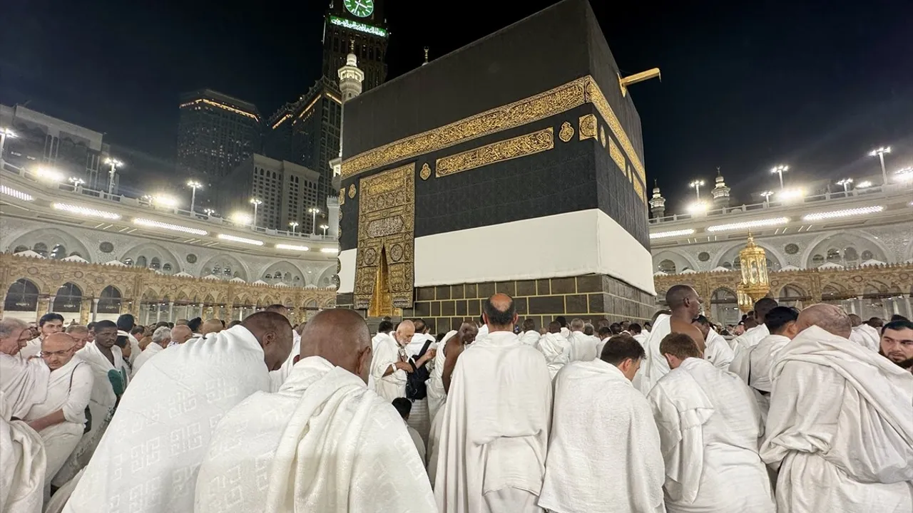 Kabe'de Sabah Namazı: Hac Adaylarının Manevi İhtişamı