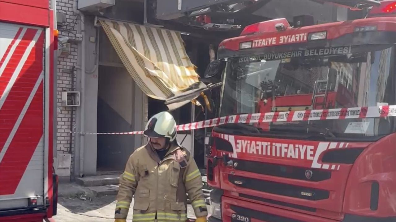 Kağıthane'de Tamirhanedeki Yangında 1 Ölü, 1 Yaralı