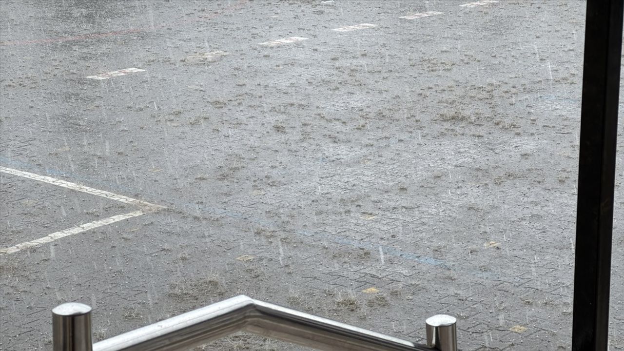 Kastamonu'da Sağanak Yağış Hayatı Olumsuz Etkiledi