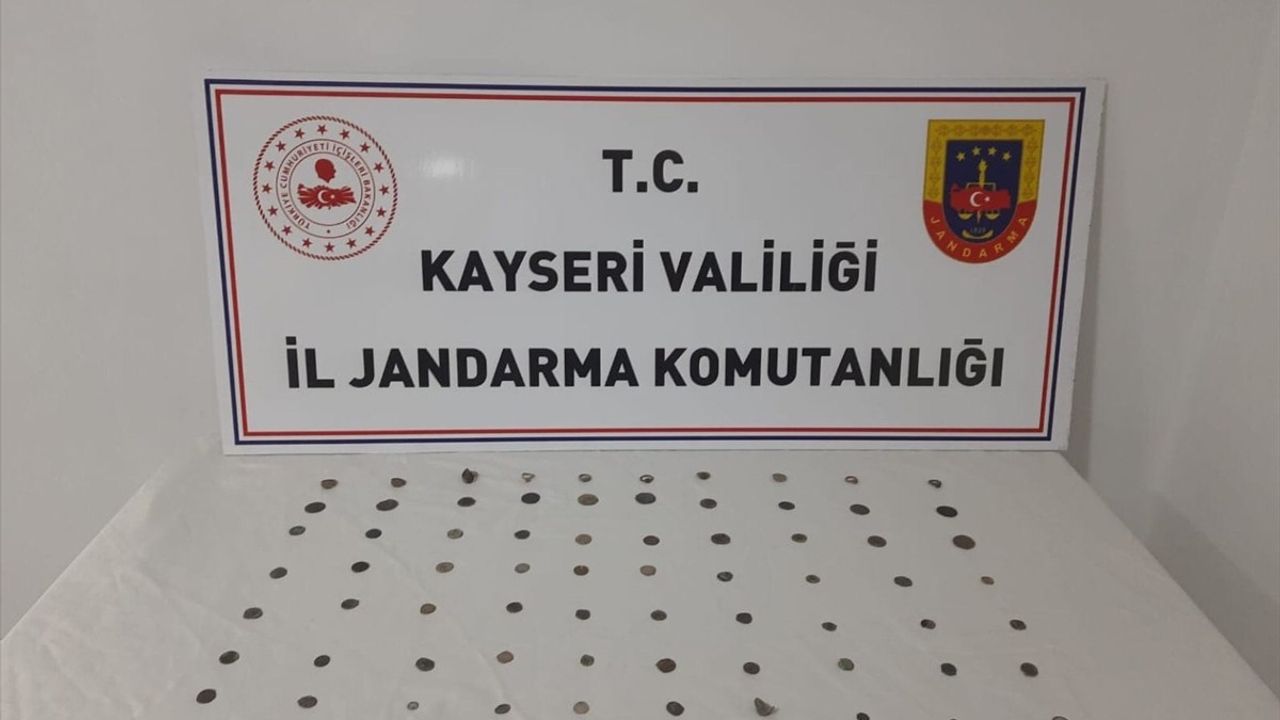 Kayseri'de 76 Tarihi Eser Ele Geçirildi