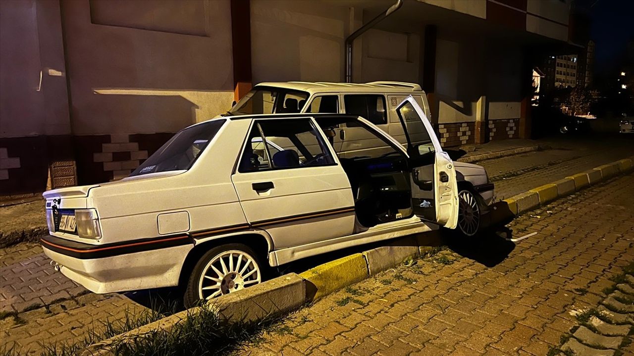 Kayseri'de Alkollü Sürücü 'Dur' İhtarına Uymadı, Kazada Yakalandı