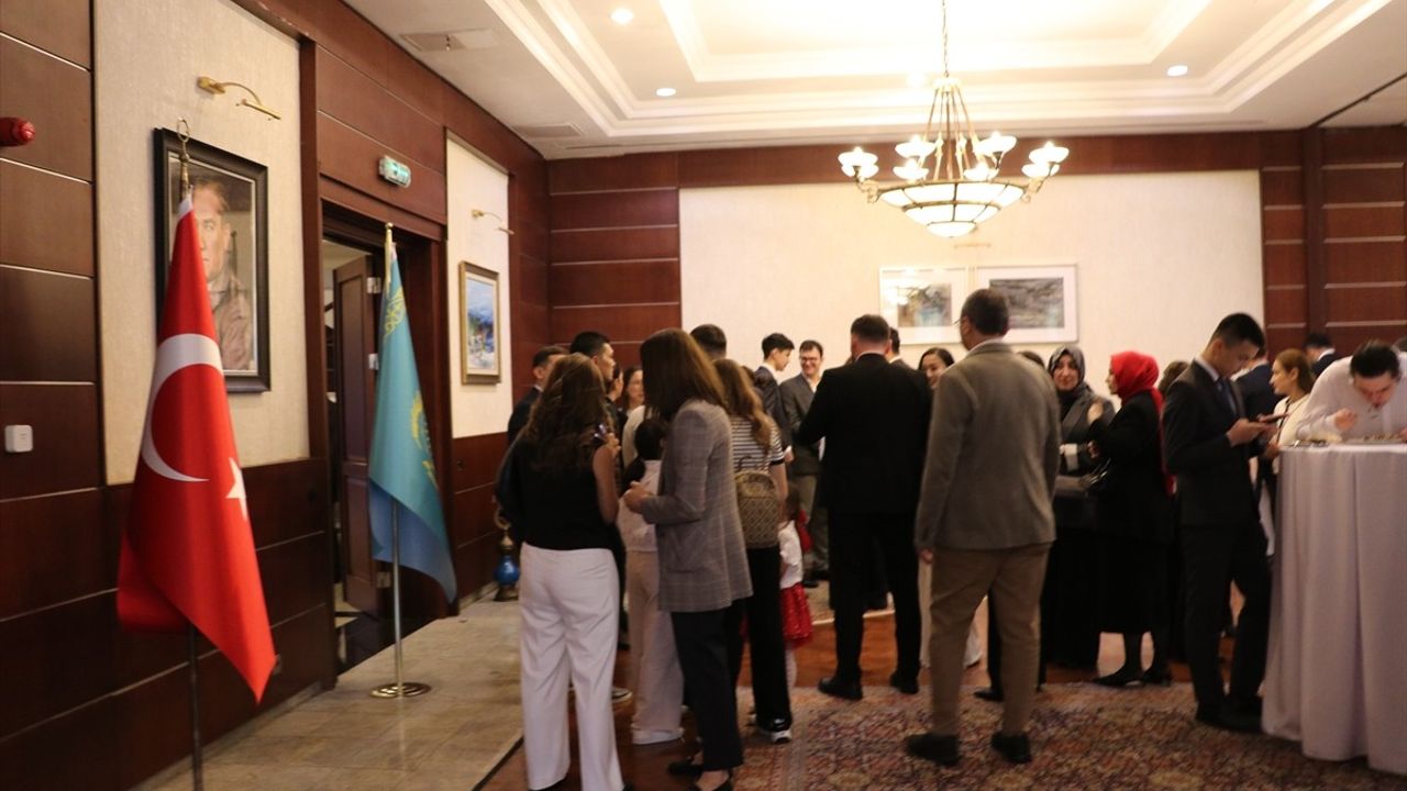 Kazakistan'da 19 Mayıs Atatürk'ü Anma, Gençlik ve Spor Bayramı Coşkuyla Kutlandı