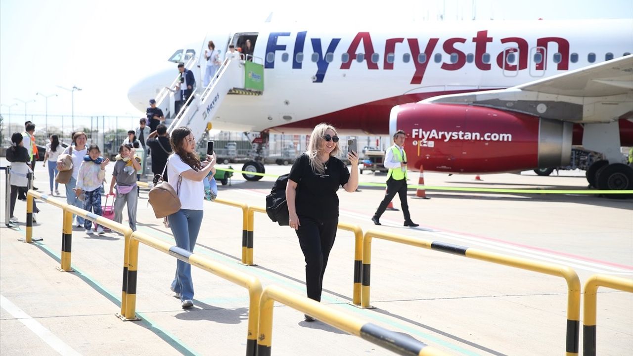 Kazakistan'dan Gazipaşa'ya Uçuşlar Başladı