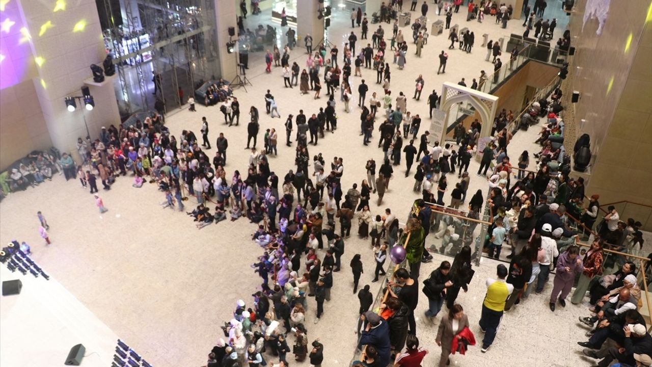 Kazakistan Milli Müzesi, Uluslararası Müzeler Günü'nde 37 Bin Ziyaretçi Ağırladı