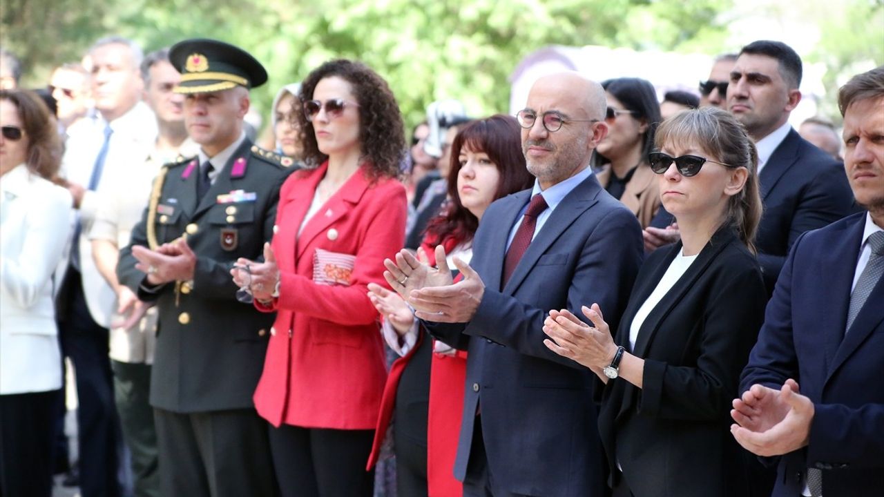 Kırgızistan'da 19 Mayıs Atatürk'ü Anma, Gençlik ve Spor Bayramı Törenle Kutlandı