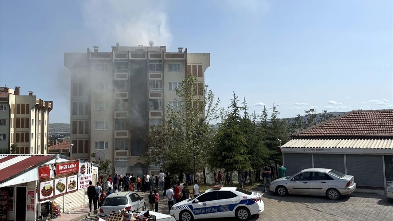 Kırıkkale'de Apartman Yangını: 6 Kişi Dumandan Etkilendi