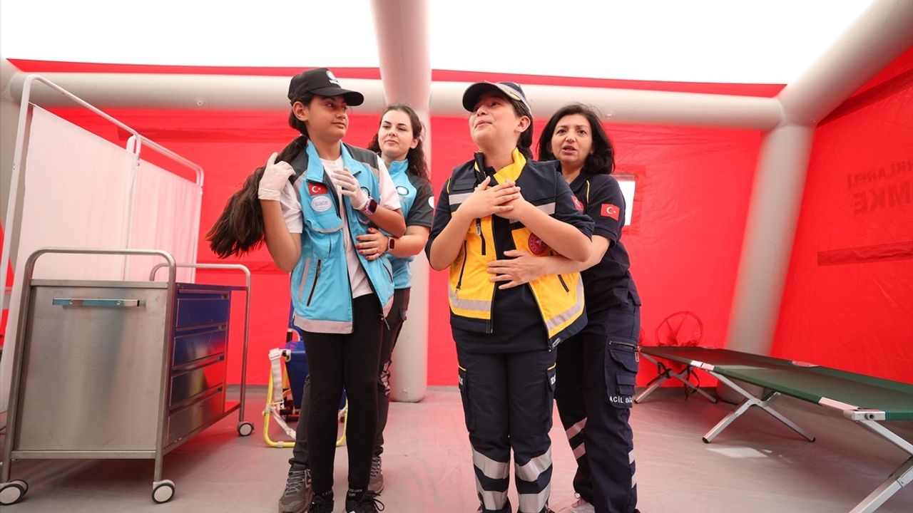 Kırklareli'nde İlkokul Öğrencilerine Heimlich Manevrası Eğitimi Verildi