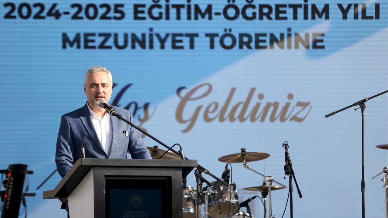 Kırklareli Üniversitesi 2024-2025 Mezuniyet Töreni Gerçekleşti