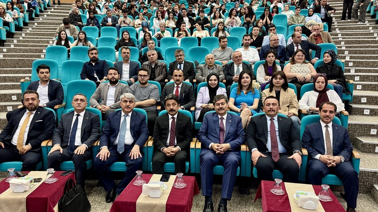 Kırşehir'de Anayasa Mahkemesi Deneyimleri Konferansı Düzenlendi
