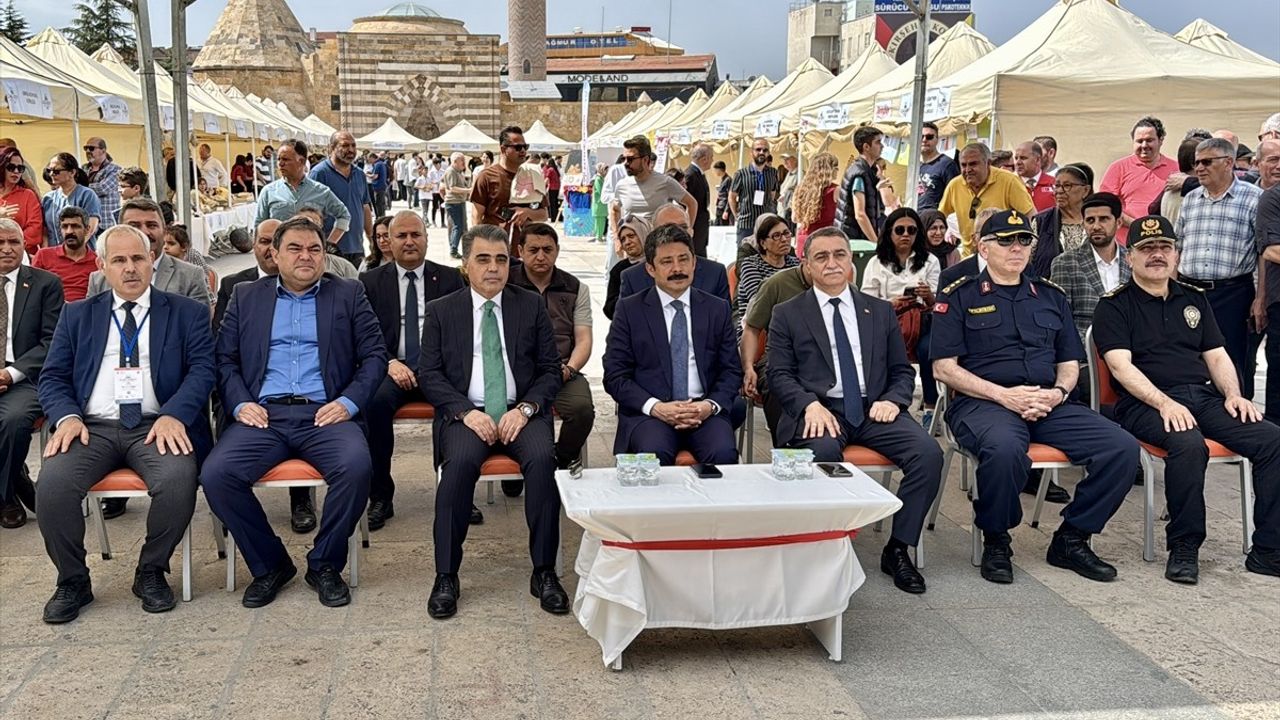 Kırşehir'de 'Cacabey Uzay ve Bilim Şenliği' Başladı