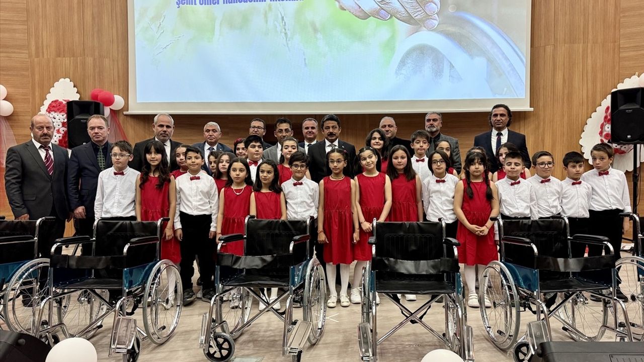 Kırşehir'de İlkokul Öğrencilerinin Yazdığı Kitapla 32 Tekerlekli Sandalye Dağıtıldı