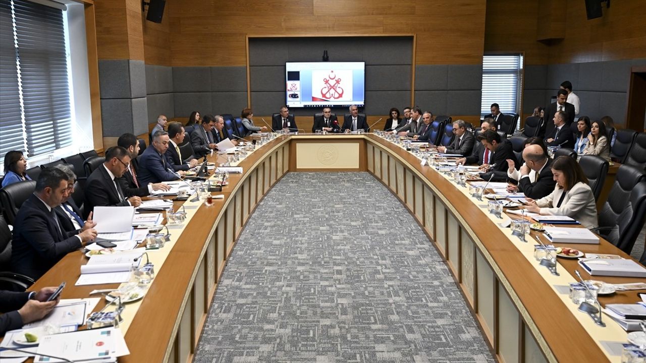 Kıyı Emniyeti ve Denizcilik İşletmeleri'nin 2021 ve 2022 Hesapları TBMM KİT Komisyonunda Görüşüldü