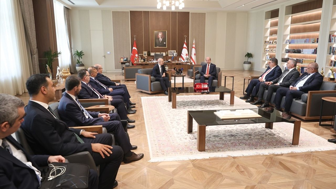 KKTC Cumhurbaşkanı Ersin Tatar, Hazine ve Maliye Bakanı Mehmet Şimşek'i Kabul Etti