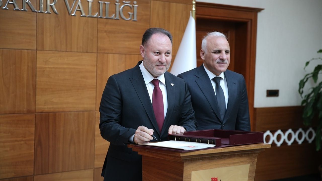 KKTC Cumhuriyet Meclisi Başkanı Öztürkler'den Diyarbakır'da Önemli Açıklamalar