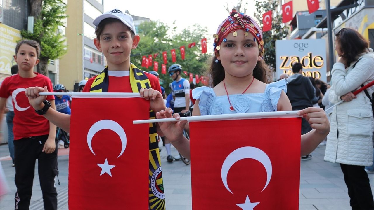 Kocaeli'de 19 Mayıs Atatürk'ü Anma Etkinlikleri Kortej Yürüyüşü ile Kutlandı