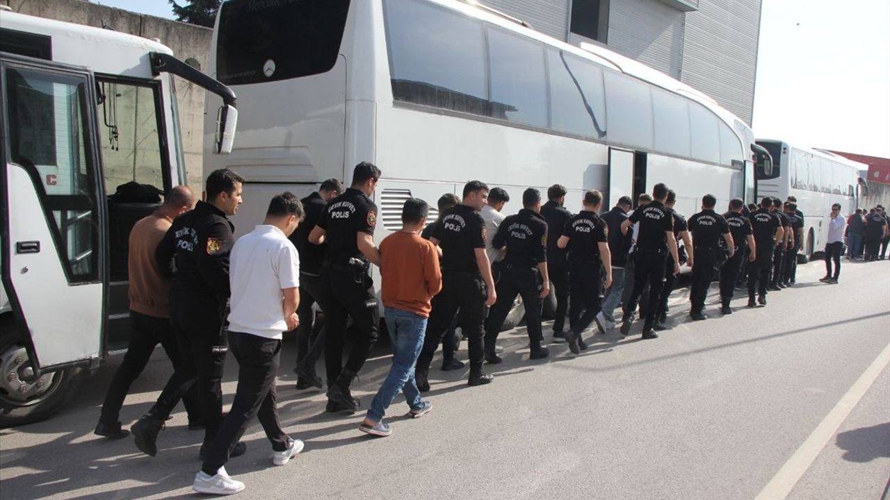 Kocaeli Merkezli Dolandırıcılık Operasyonunda 52 Zanlı Tutuklandı