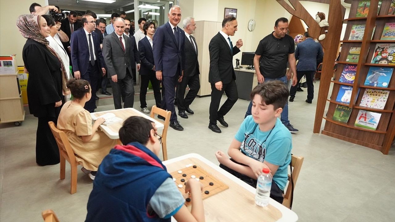 Kültür ve Turizm Bakanı Ersoy'dan Manisa İl Halk Kütüphanesi Açılışında Önemli Açıklamalar