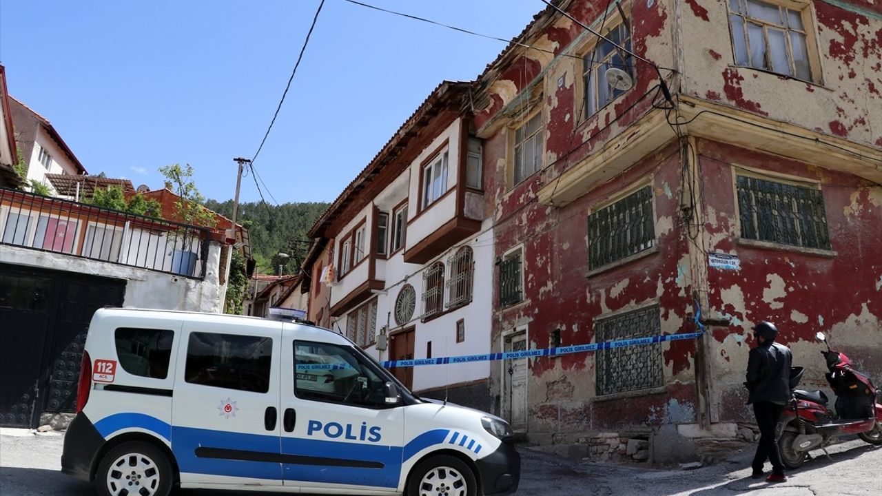 Kütahya'da Genç Kızın Cesedi Kuyuda Bulundu, 7 Yakın Tutuklandı